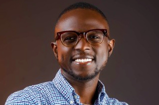 Rotimi_Awaye